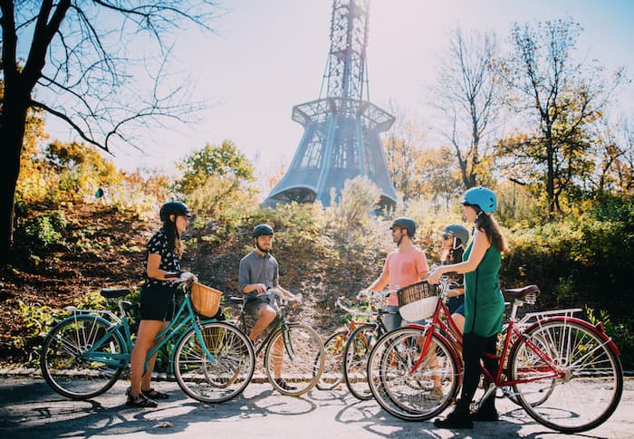 Organize a private Montreal Bike Tour for your team